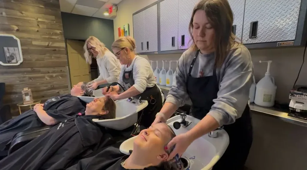 ACCOLADES SALON SPA in Highland Park — Hair salon in St Paul